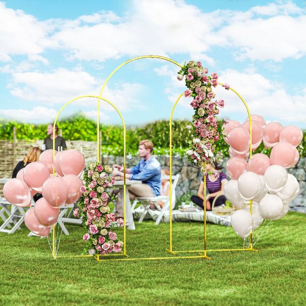 archi da giardino con decorazioni