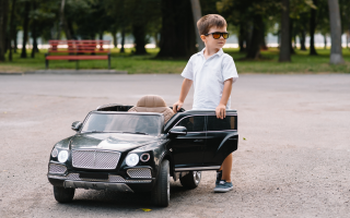 Macchinina elettrica per bambini 2 posti