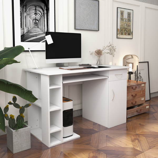 Scrivania con monitor